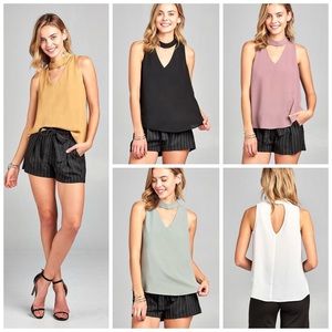Double v-neck with choker top